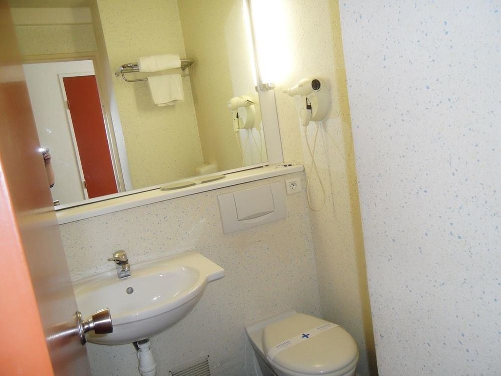 Hotel Inn Grenoble Eybens Parc Des Expositions Ex Kyriad Kamer foto